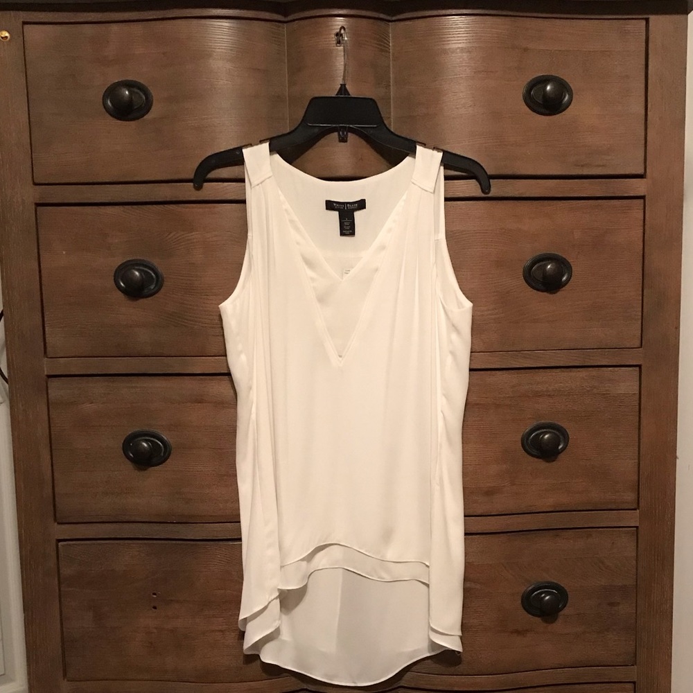 💃🏻💃🏻OFFERS White House Black Market blouse
